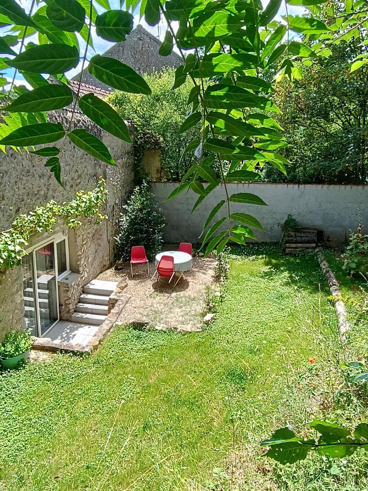 Logement Entier Dans Village Calme Guillerval Экстерьер фото